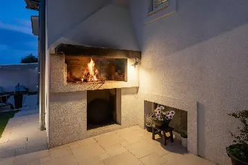 Cozy Poolside Apartment for Two in Vodice