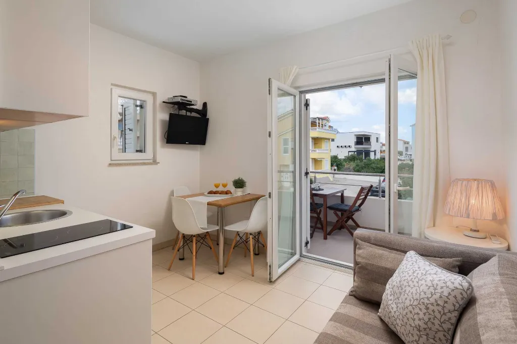 Cozy Poolside Apartment for Two in Vodice