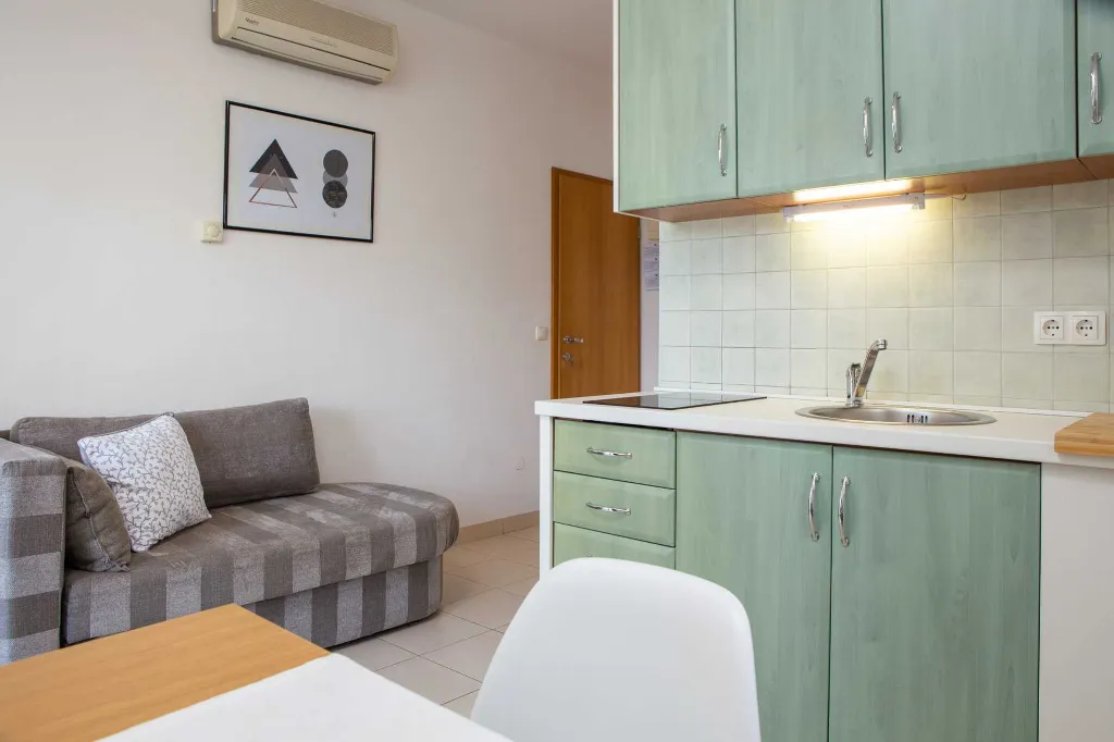 Cozy Poolside Apartment for Two in Vodice
