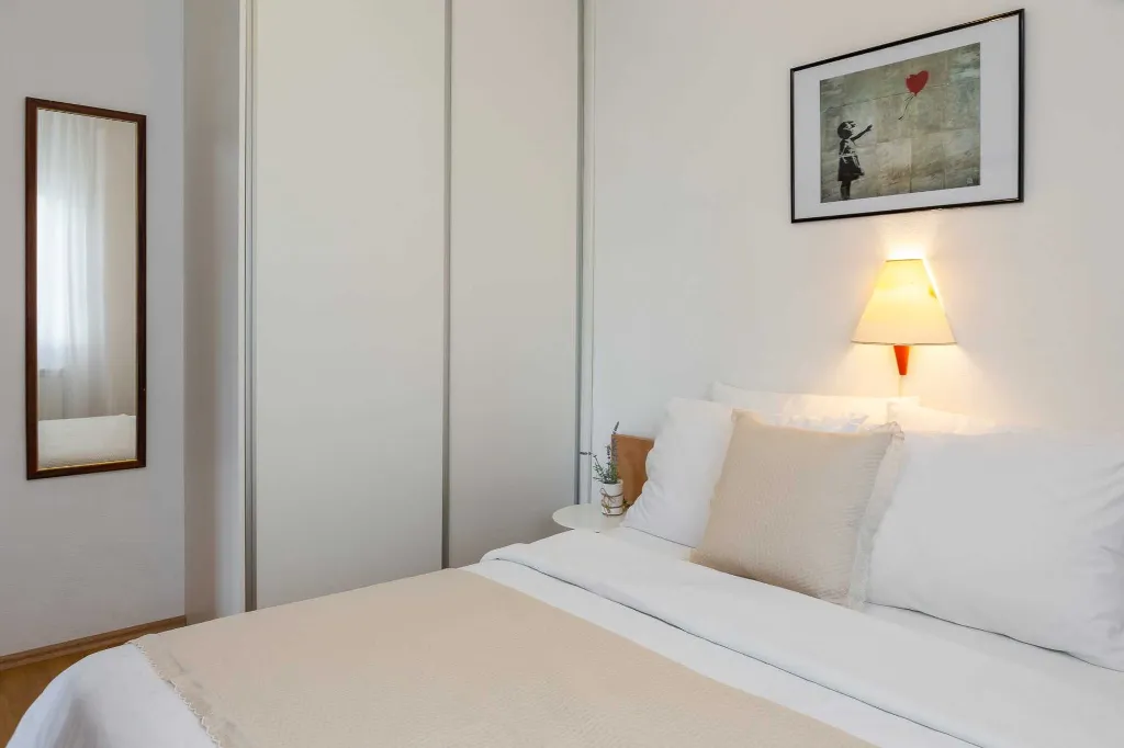 Cozy Poolside Apartment for Two in Vodice