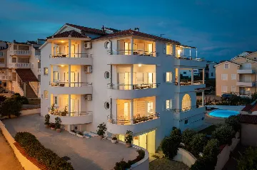 Poolside Apartment Retreat Vodice