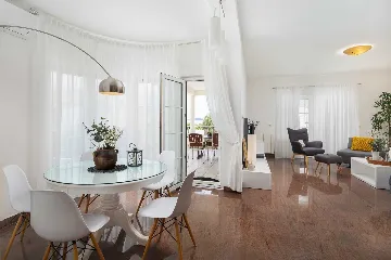 Ground Floor Apartment with Pool in Vodice