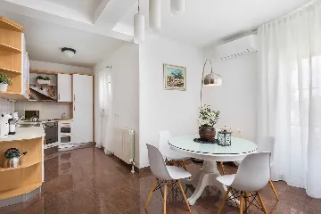 Ground Floor Apartment with Pool in Vodice