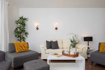 Ground Floor Apartment with Pool in Vodice