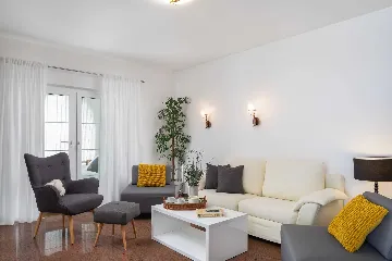 Ground Floor Apartment with Pool in Vodice