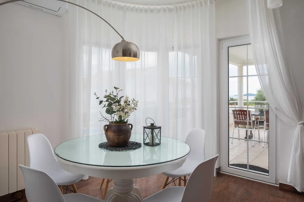Ground Floor Apartment with Pool in Vodice