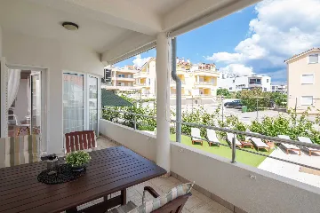 Ground Floor Apartment with Pool in Vodice