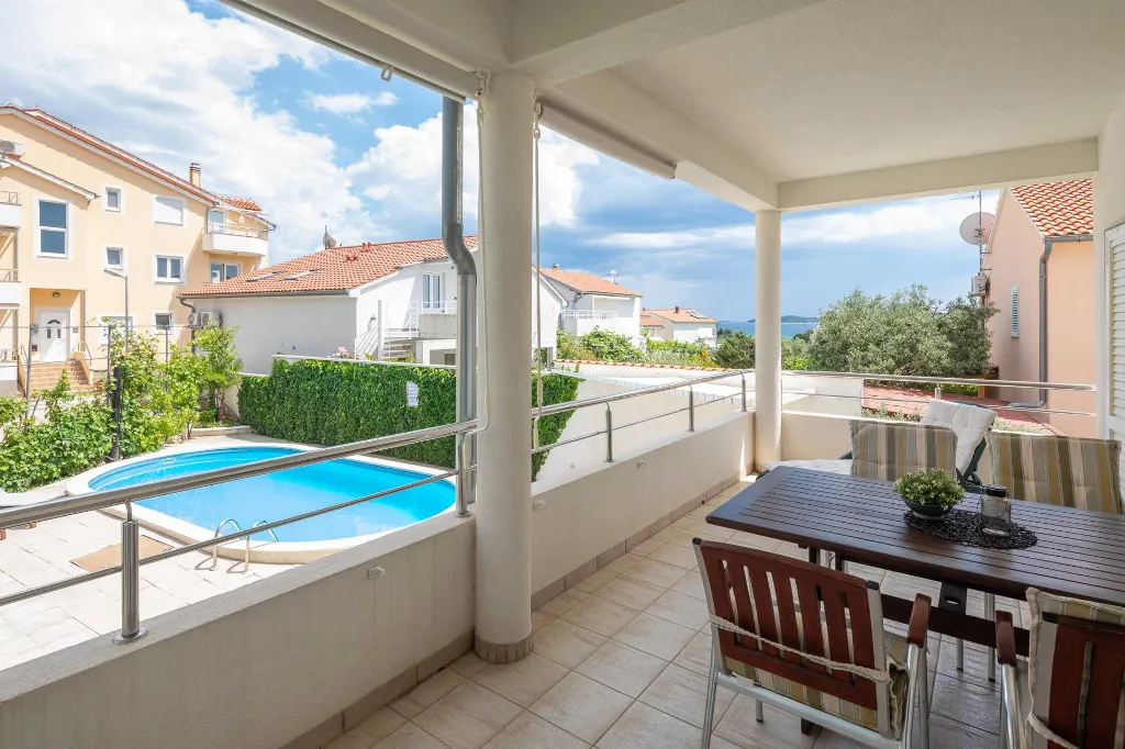 Ground Floor Apartment with Pool in Vodice