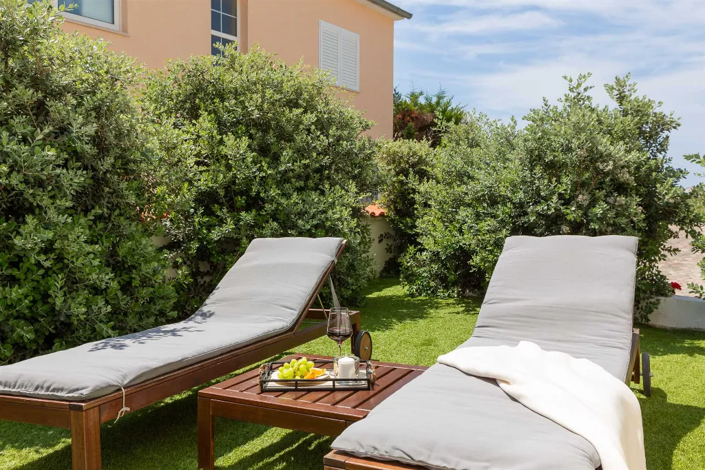 Ground Floor Apartment with Pool in Vodice