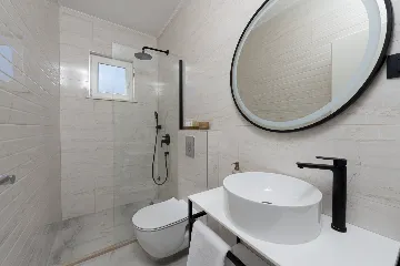 Family Villa with Pool and Sea View, Mlini