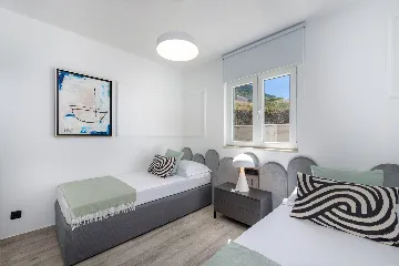 Family Villa with Pool and Sea View, Mlini