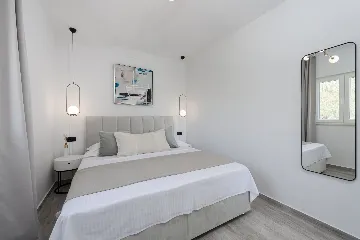 Family Villa with Pool and Sea View, Mlini