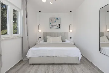 Family Villa with Pool and Sea View, Mlini