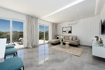 Family Villa with Pool and Sea View, Mlini