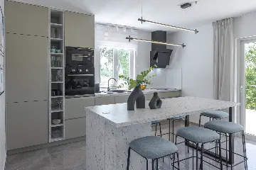 Family Villa with Pool and Sea View, Mlini