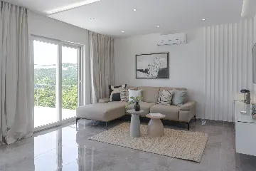 Family Villa with Pool and Sea View, Mlini