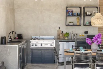 Family Villa with Pool and Sea View, Mlini