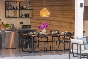 Family Villa with Pool and Sea View, Mlini