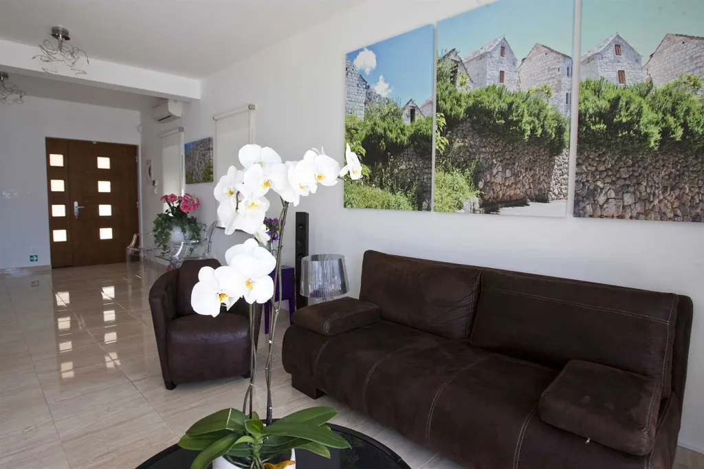 Contemporary Villa with Pool and Sauna in Jesenice