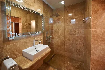 Contemporary Villa with Pool and Sauna in Jesenice