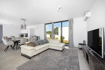 Contemporary Villa with Pool in Vodnjan