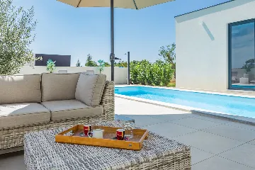 Contemporary Villa with Pool in Vodnjan