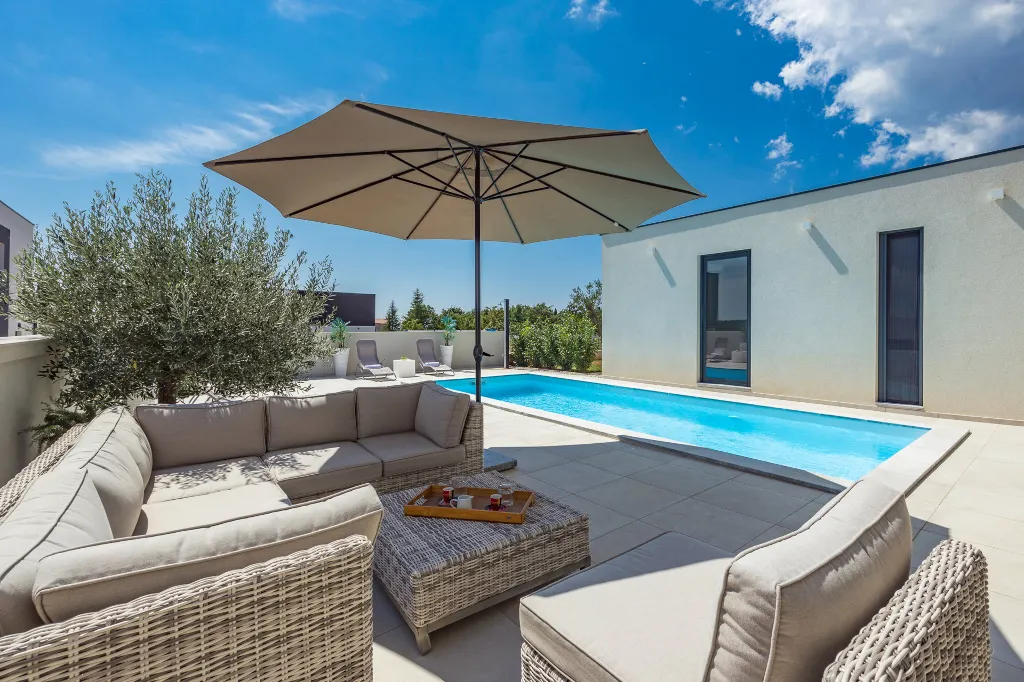 Contemporary Villa with Pool in Vodnjan