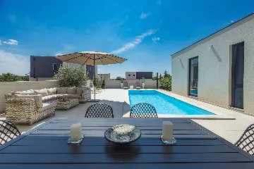 Contemporary Villa with Pool in Vodnjan