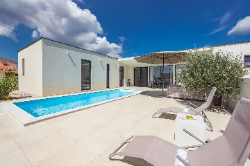 Contemporary Villa with Pool in Vodnjan