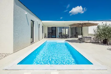 Contemporary Villa with Pool in Vodnjan