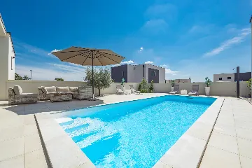 Contemporary Villa with Pool in Vodnjan