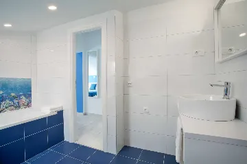 Spacious Family Villa with Pool in Podstrana