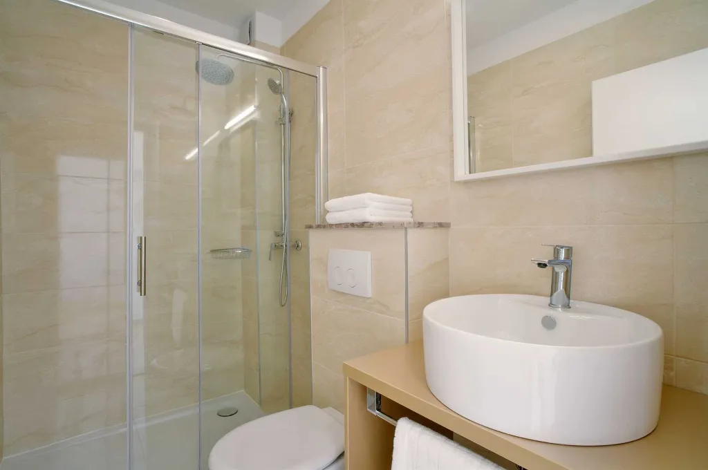 Spacious Family Villa with Pool in Podstrana