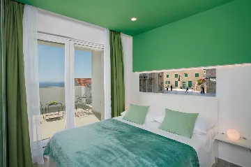 Spacious Family Villa with Pool in Podstrana