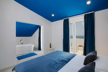 Spacious Family Villa with Pool in Podstrana