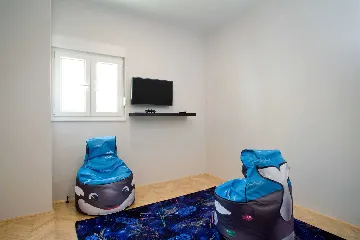 Spacious Family Villa with Pool in Podstrana