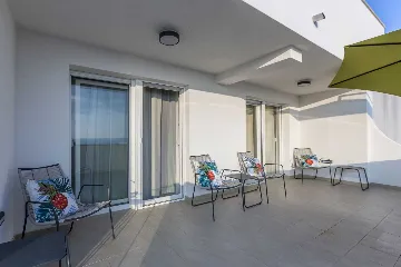 Spacious Family Villa with Pool in Podstrana