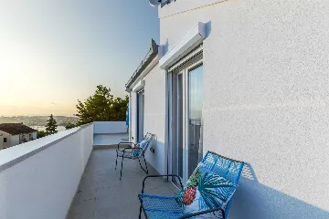 Spacious Family Villa with Pool in Podstrana