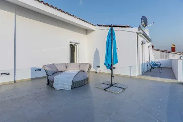Spacious Family Villa with Pool in Podstrana