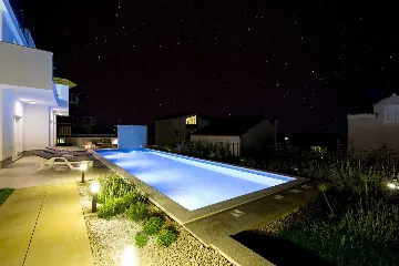 Spacious Family Villa with Pool in Podstrana