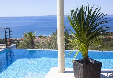 Contemporary Villa with Pool in Podstrana