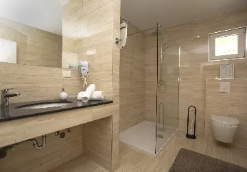 Contemporary Villa with Pool in Podstrana