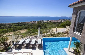 Contemporary Villa with Pool in Podstrana