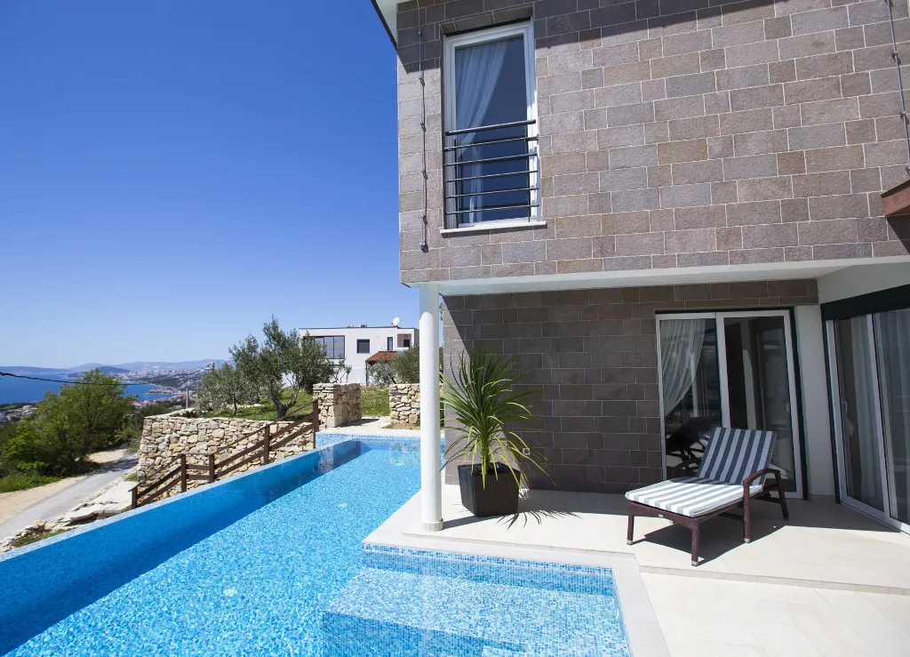 Contemporary Villa with Pool in Podstrana