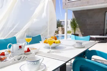 Contemporary Villa with Pool in Podstrana