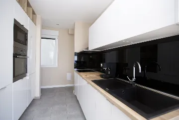 Contemporary Villa with Pool in Podstrana