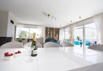 Contemporary Villa with Pool in Podstrana