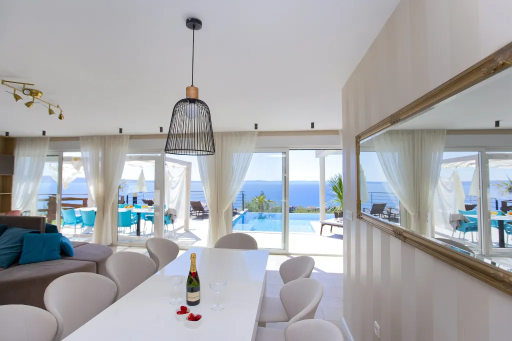 Contemporary Villa with Pool in Podstrana