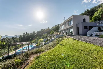 Modern Panorama Villa with Pool in Kaštel Stari