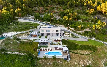 Modern Panorama Villa with Pool in Kaštel Stari